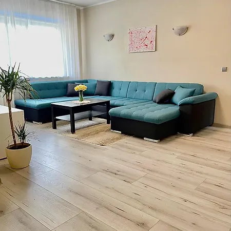 Mai 8 - 2 Bedroom With Sunny Balcony Daire